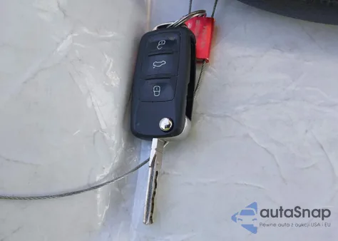 2014 Volkswagen Jetta 1.8T Se z USA, uszkodzony, nr VIN 3VWD17AJ1EM445587